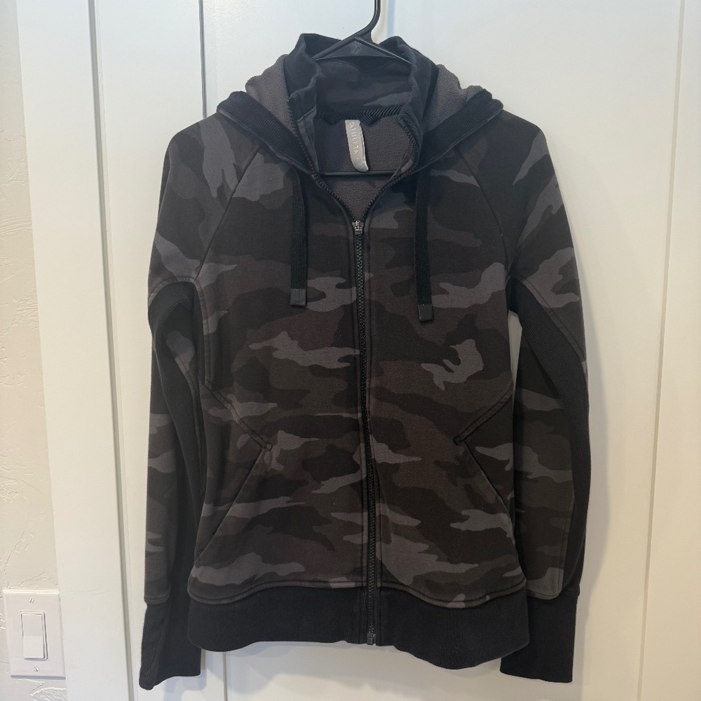 Athleta camo zip up size small